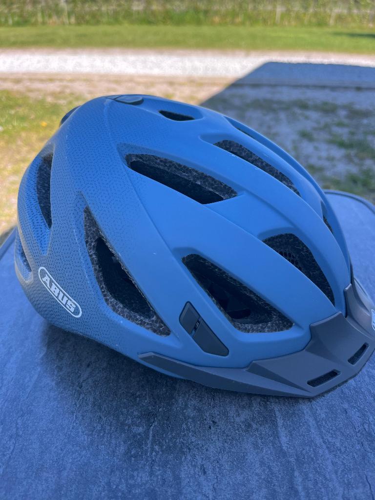 Abus fietshelm blauw -1 3.0, Fietsen en Brommers, Ophalen, Zo goed als nieuw, Abus, L