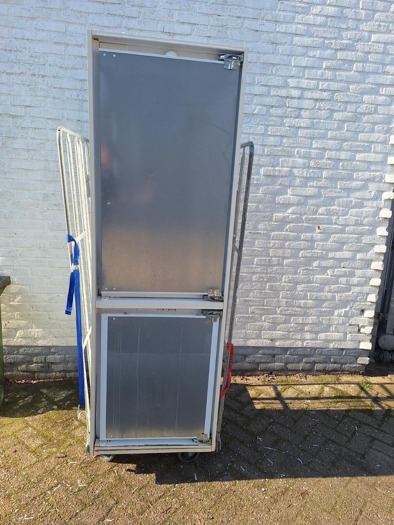 Inbouw koelkast/vriezer, Witgoed en Apparatuur, 200 liter of meer, 60 cm of meer, Met aparte vriezer, Zo goed als nieuw