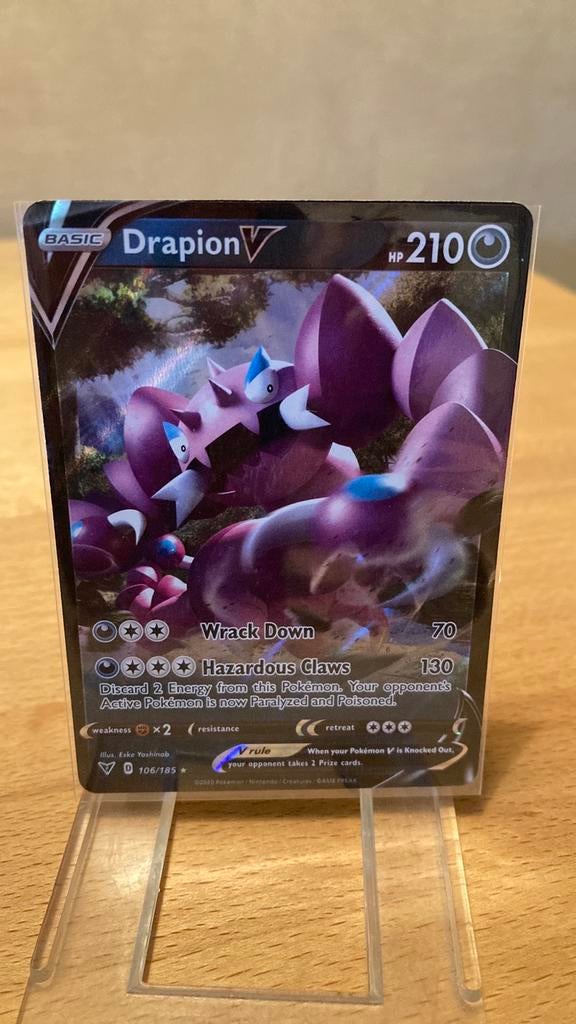 Pokemon Drapion V 106/185  Vivid Voltage 3,00 euro, Ophalen of Verzenden, Zo goed als nieuw