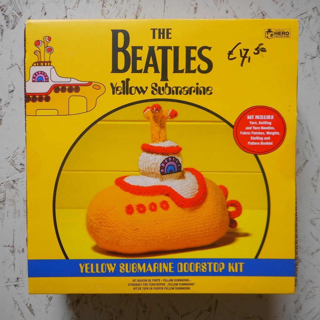 The Beatles Yellow Submarine breiset: deurstopper / knuffel, Ophalen of Verzenden, Nieuw, Haken, Wol of Garen