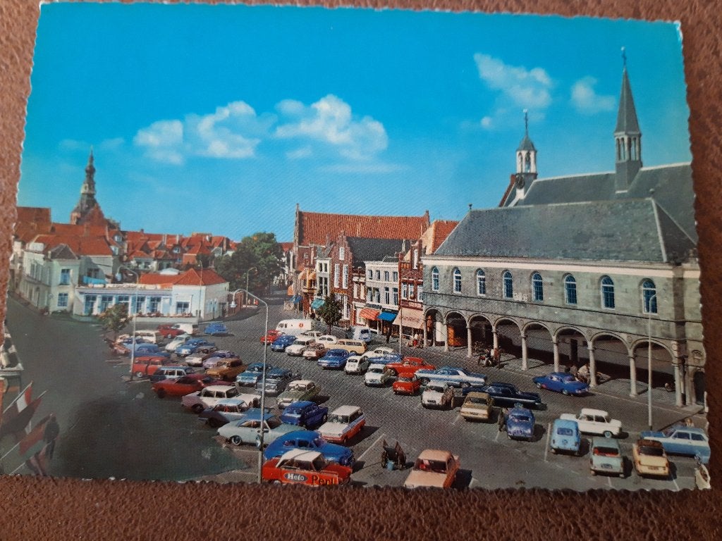 Zierikzee, Havenplein, erg veel auto's o.a. Daf , ongelopen, Ophalen of Verzenden, 1960 tot 1980, Ongelopen, Zeeland
