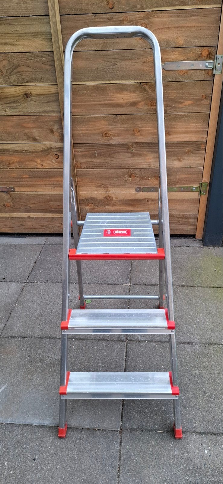 Altrex Steddy 3 treden, in nieuwstaat., Doe-het-zelf en Verbouw, Ladders en Trappen, Ophalen, Zo goed als nieuw, Minder dan 2 meter