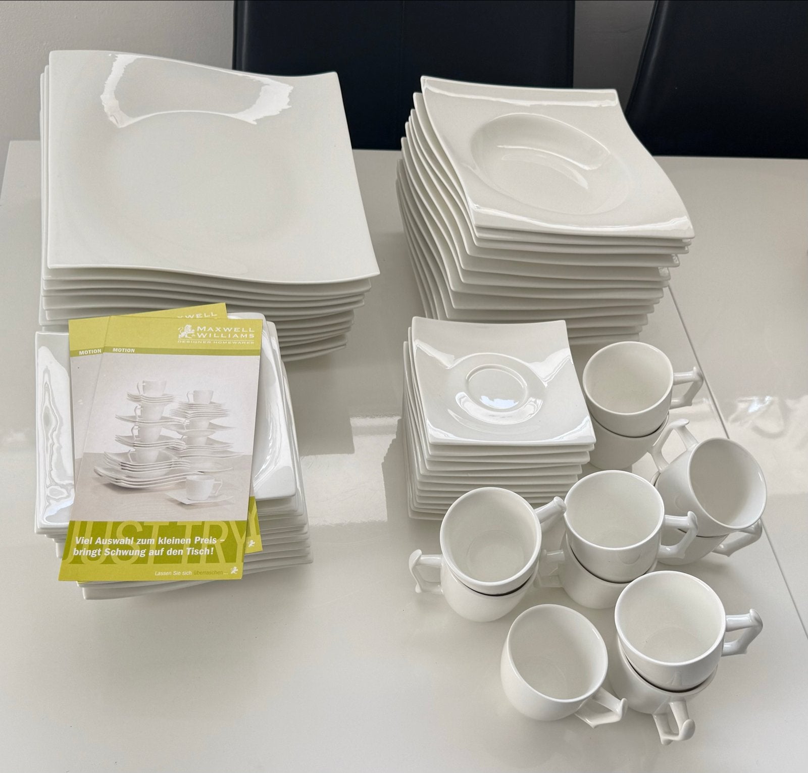 12 personen wit servies Maxwell & Williams, 60+ delig, Ophalen, Overige merken, Zo goed als nieuw, Modern