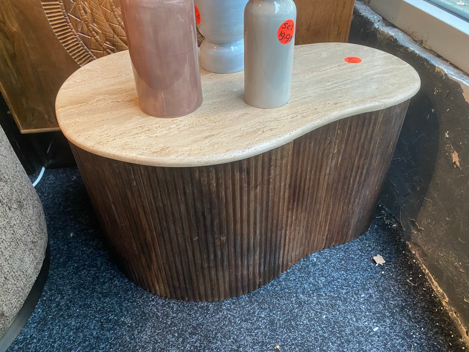 Unieke bijzettafel: Travertin blad, mangohouten onderstel, Ophalen, Minder dan 45 cm, Minder dan 55 cm, Nieuw