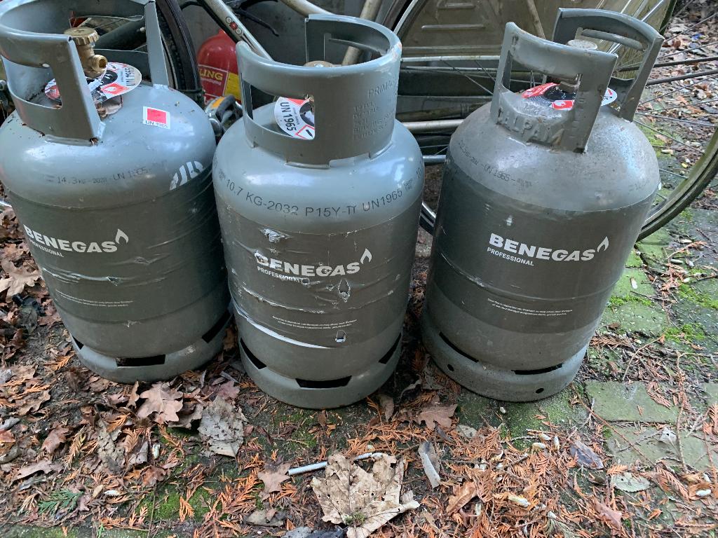 3 stuks benegas professional gasfles gekeurd tot 2032, Caravans en Kamperen, Kampeeraccessoires, Ophalen