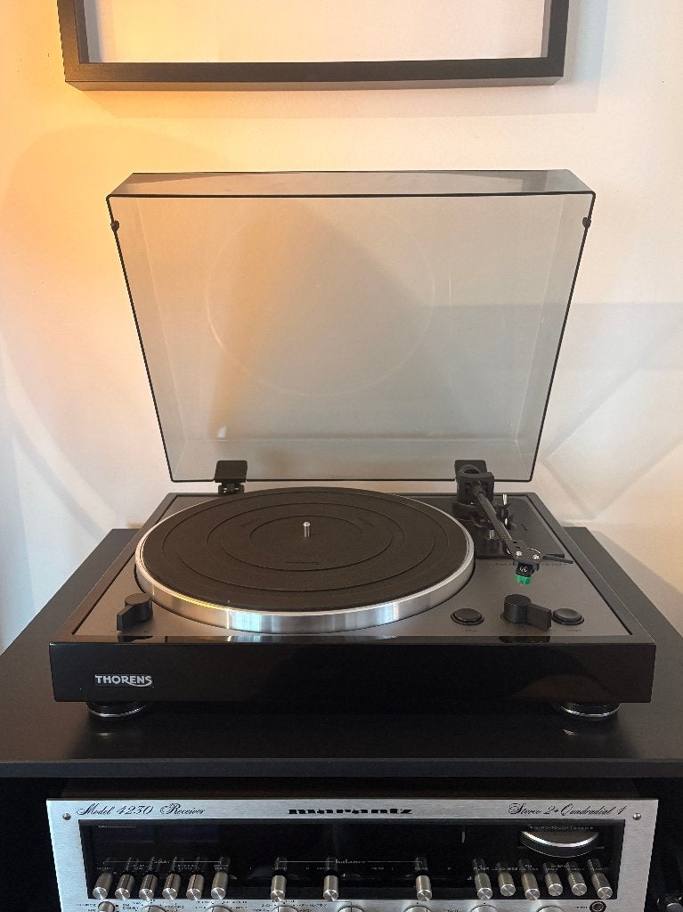 Thorens TD 102 A zwart– 2 jaar oud – met doos – nette staat, Automatisch, Thorens, Ophalen of Verzenden, Zo goed als nieuw