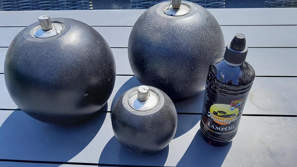 Set van 3 zwarte  olielampen / tuinfakkels met lampolie, Tuin en Terras, Tuinstekers, Zo goed als nieuw, Ophalen