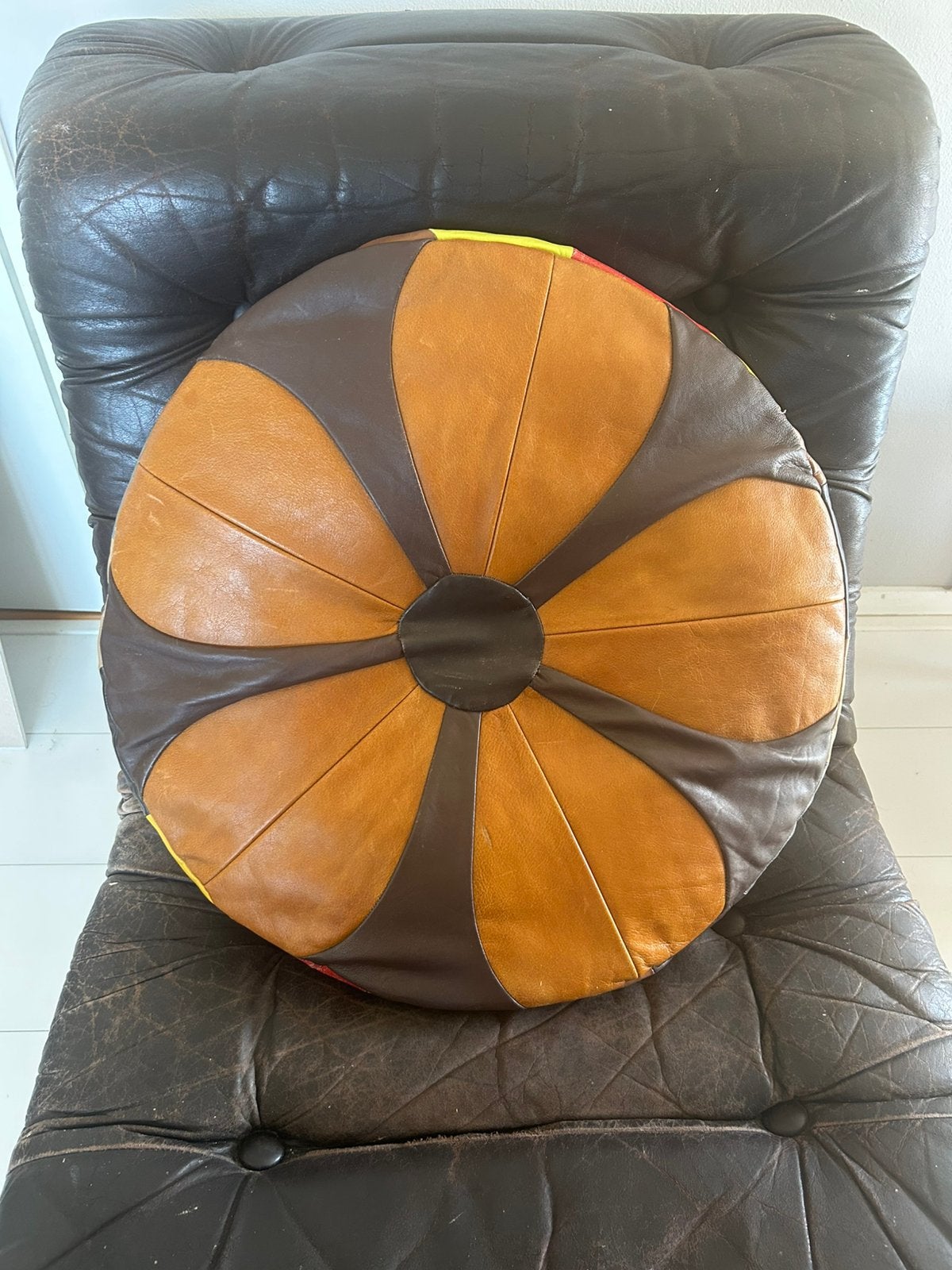 HK living groot patchwork kussen leer 55 cm, Ophalen of Verzenden, Gebruikt, Bruin, Rond