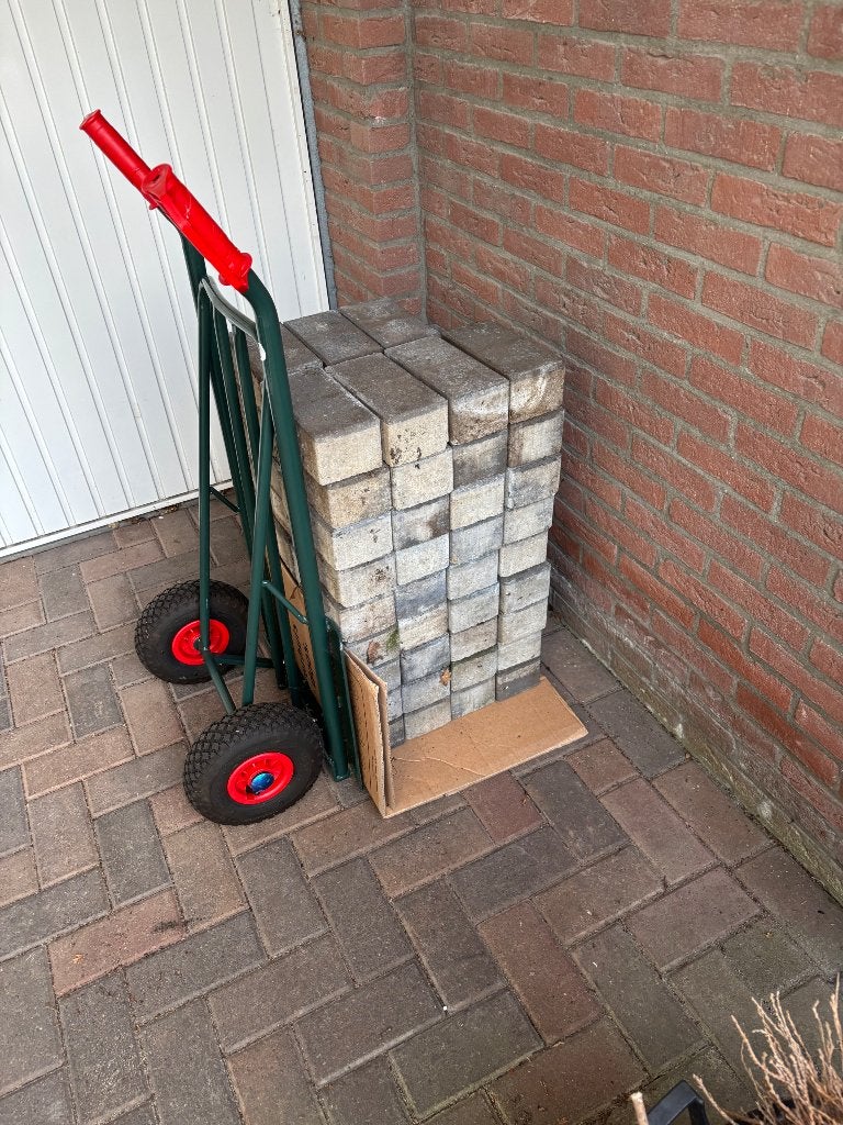 Betonklinkers, waaltjes en koppelstones, Ophalen, Zo goed als nieuw, Beton, Klinkers