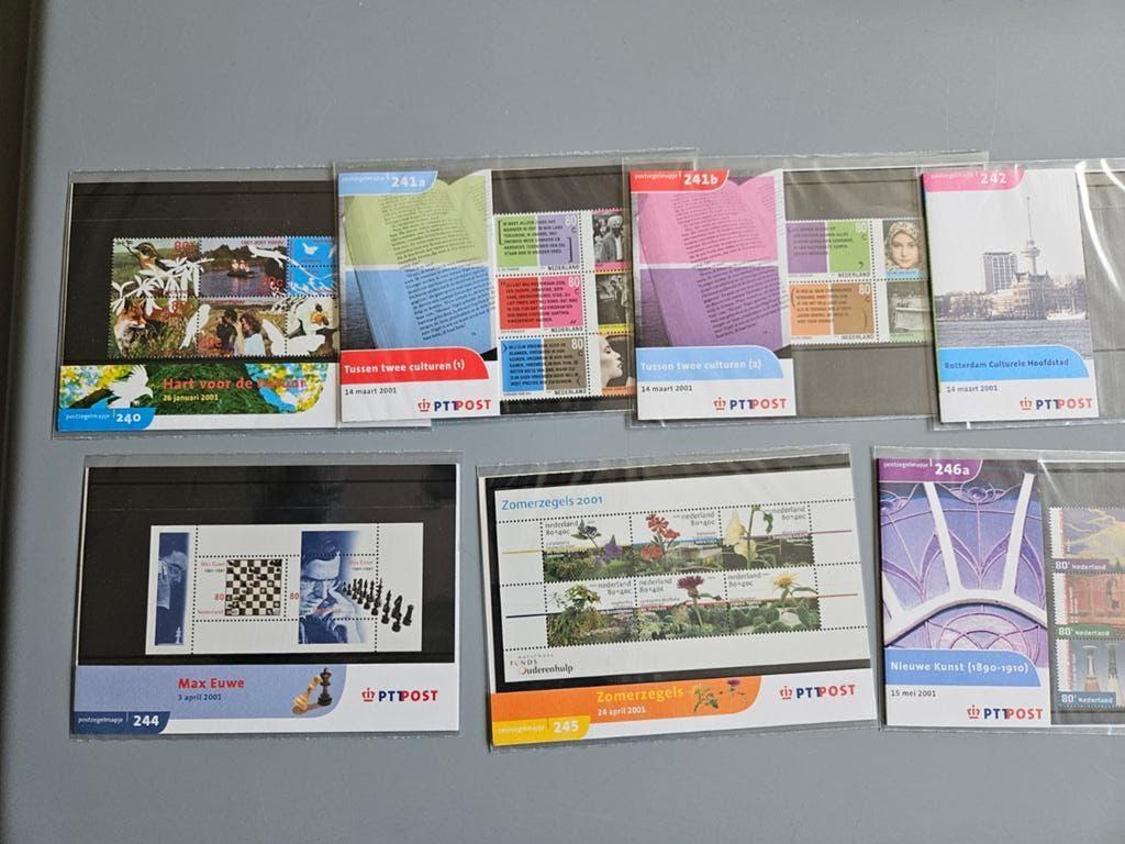 Postzegelmapjes jaar 2001 compleet zie beschrijving, Postzegels en Munten, Ophalen of Verzenden, Na 1940, Postfris