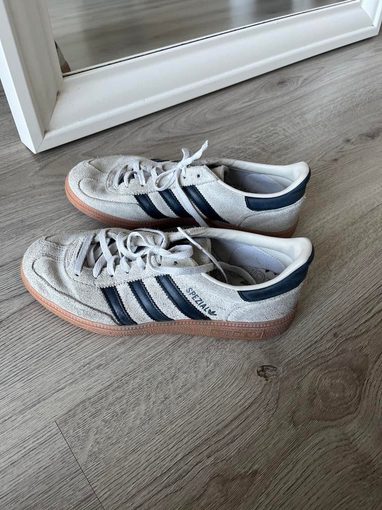 Adidas Spezial sneakers maat 38 - Gedragen, goede staat, Kleding | Dames, Schoenen, Ophalen of Verzenden, Gedragen, Wit, Sneakers of Gympen