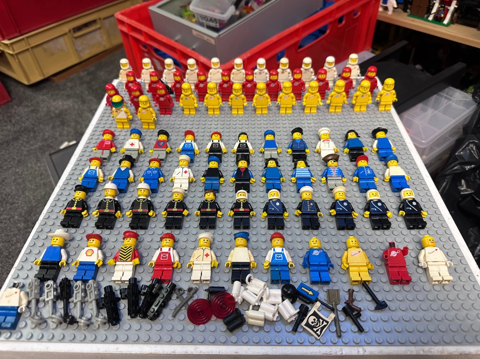 Partij Vintage Lego Minifiguren 80st Classic Space jaren 80, Inclusief minifiguren, Gebruikt, Lego, Ophalen of Verzenden