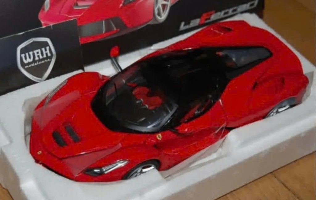 1:18 FERRARI LAFERRARI rosso corsa red Hotwheels elite WRH, Hobby en Vrije tijd, Modelauto's | 1:18, Verzenden, Zo goed als nieuw