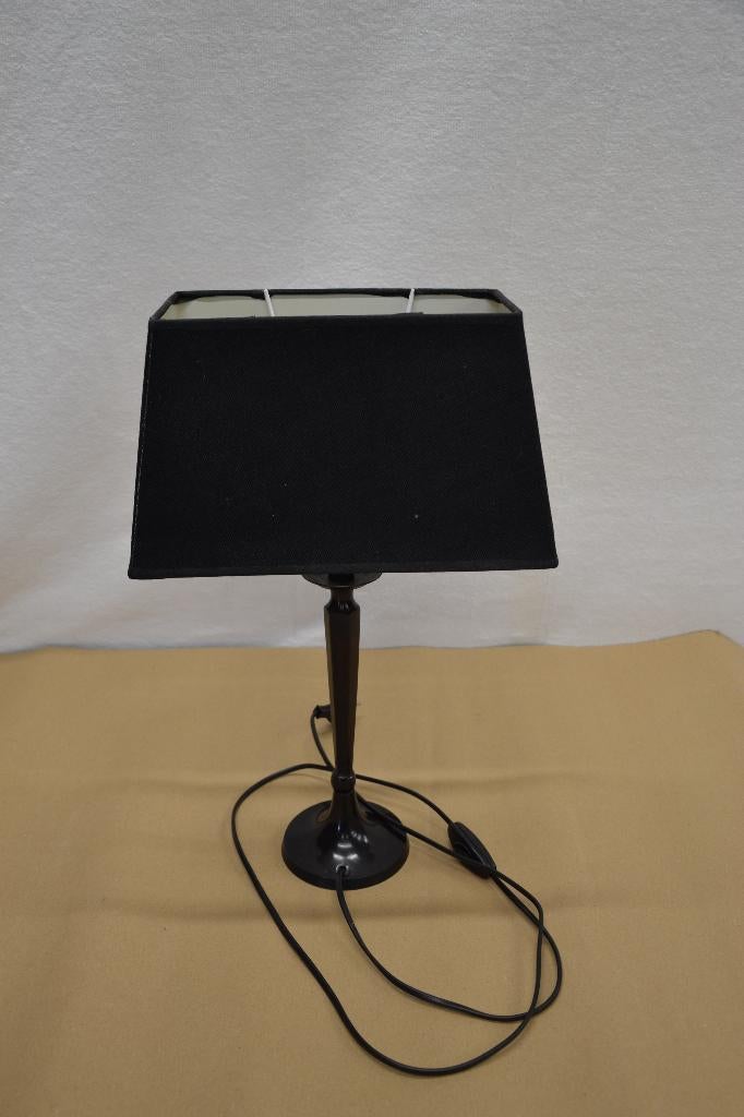 Klassieke Tafellamp - Zwarte Kap & Donkerhouten Voet, Ophalen of Verzenden, Gebruikt, Overige materialen, Minder dan 50 cm