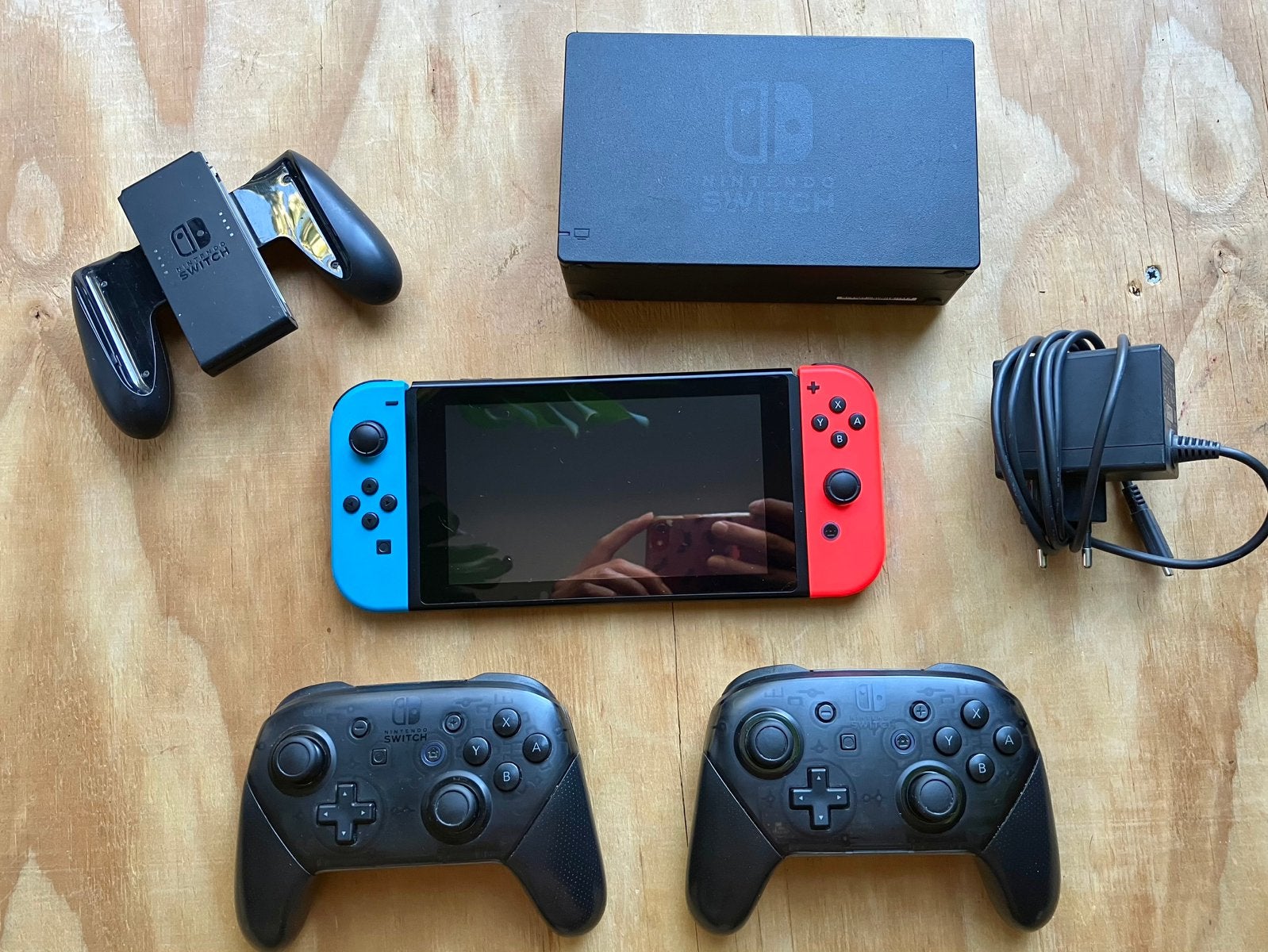Nintendo switch V2. incl. 2 Pro Controllers, Ophalen, Zo goed als nieuw, Met 1 controller, Switch Original