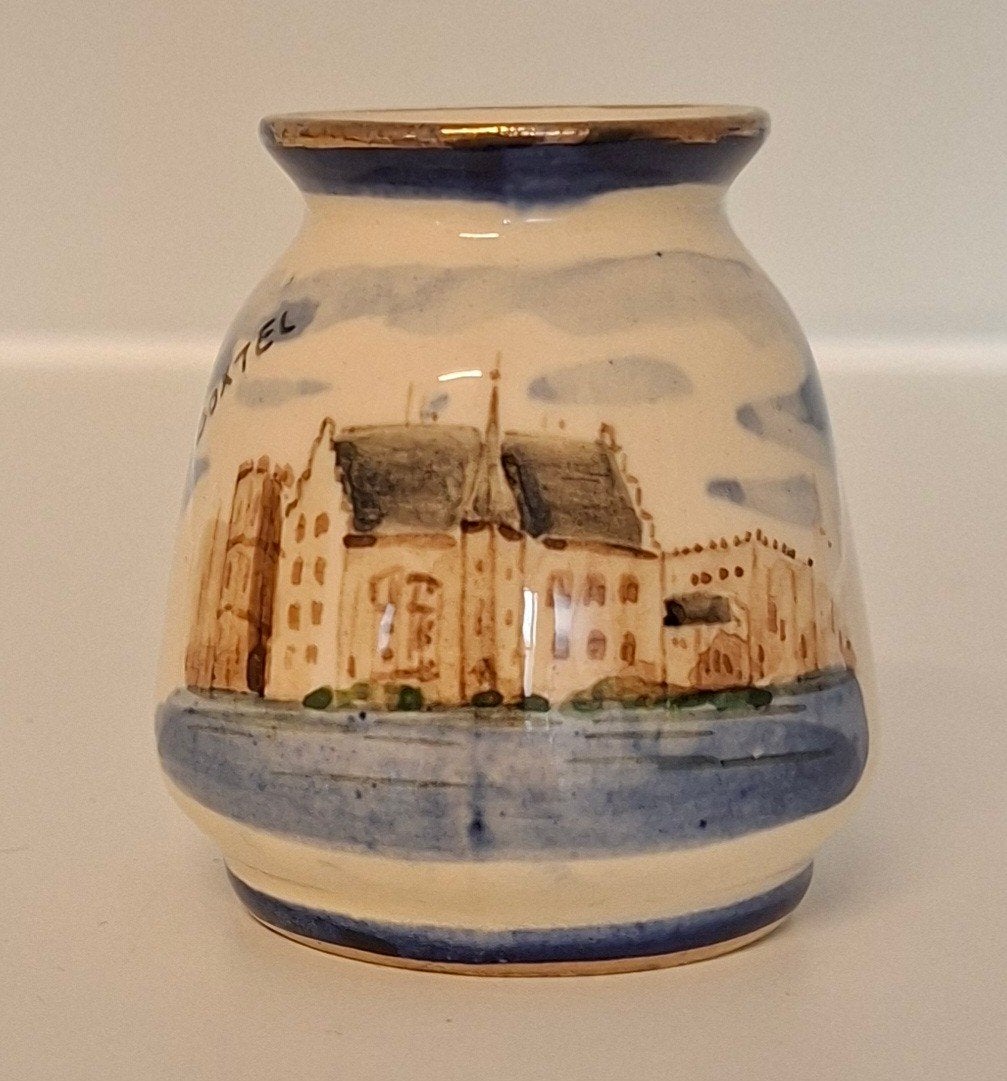 Vintage Souvenir Vaasje Boxtel - Handgeschilderd Irene, Ophalen of Verzenden
