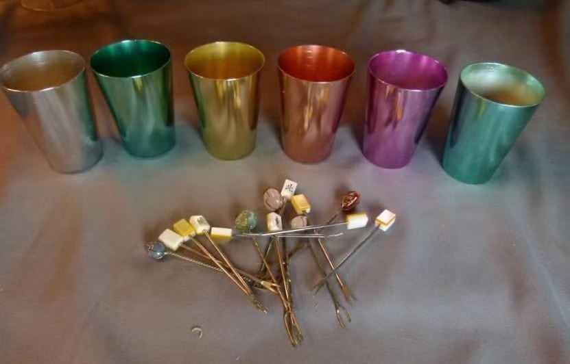 mid century borrelglaasjes met prikkers 50 - 60er jaren, Verzamelen, Retro, Ophalen, Huis en Inrichting