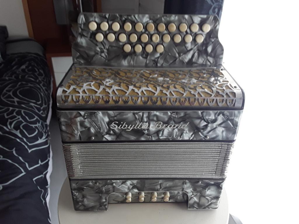 Sibylla brand accordeon., Ophalen of Verzenden, Gebruikt, Overige merken