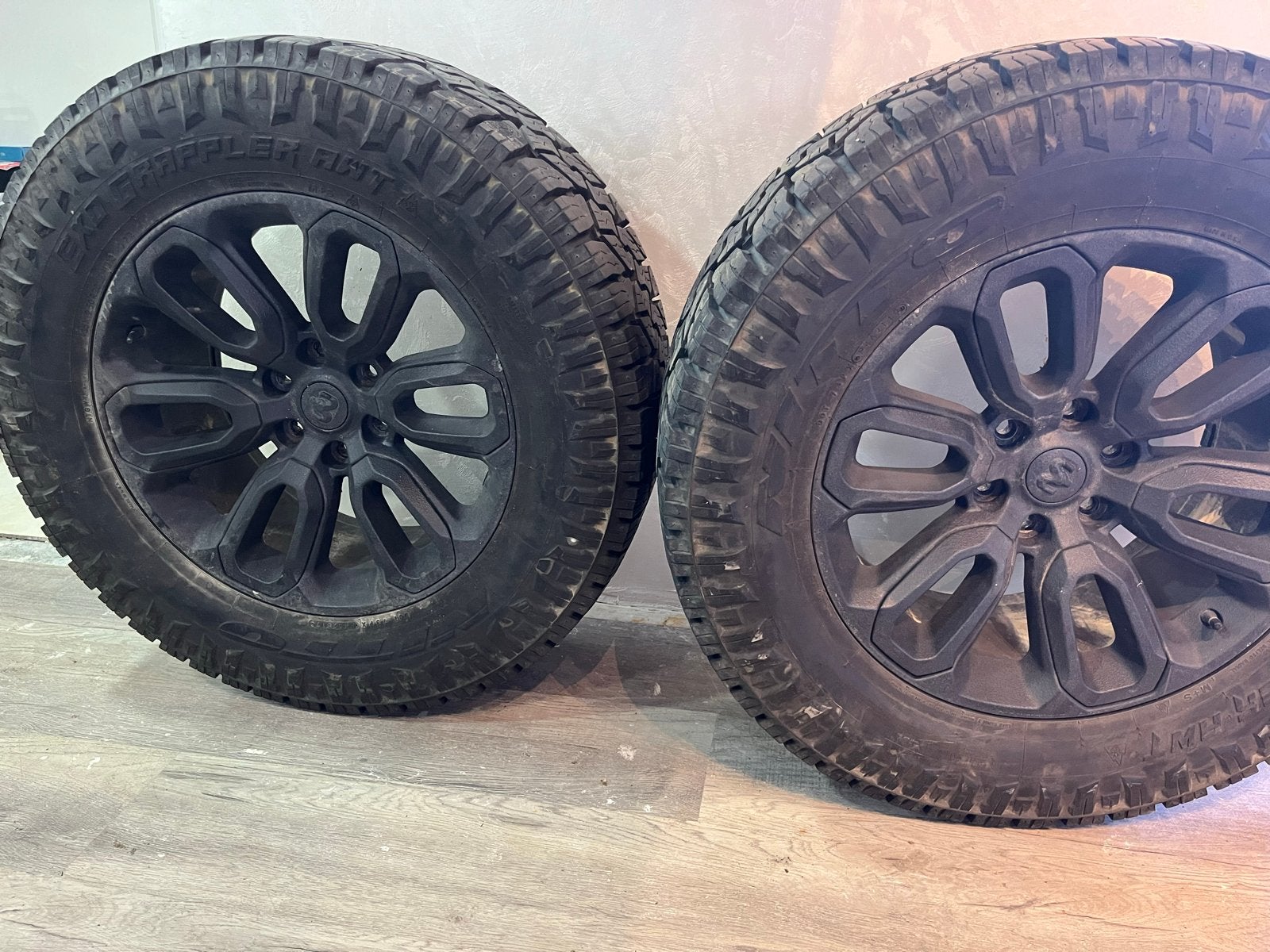 Offroad Velgen met Goede Banden (Raptorliner dodge ram 1500), Ophalen, Overige, Gebruikt, Banden en Velgen