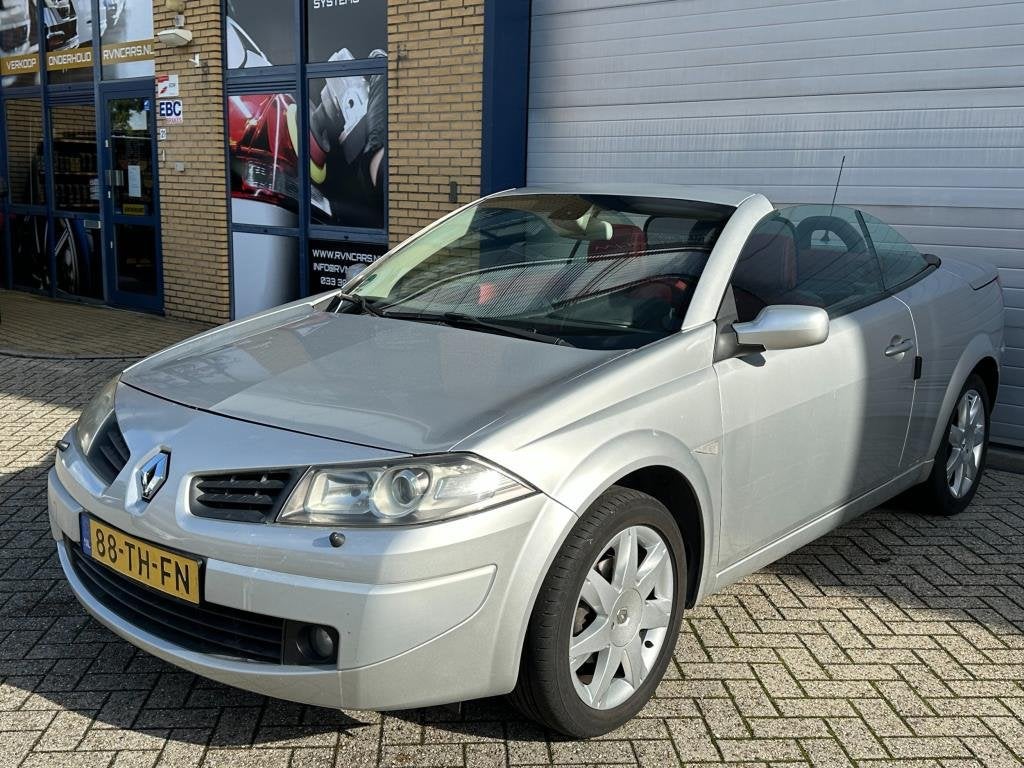 Renault Mégane Coupé-Cabriolet 2.0-16V Tech Line, Cabriole, Auto's, Renault, Voorwielaandrijving, 1998 cc, 135 pk, Gebruikt