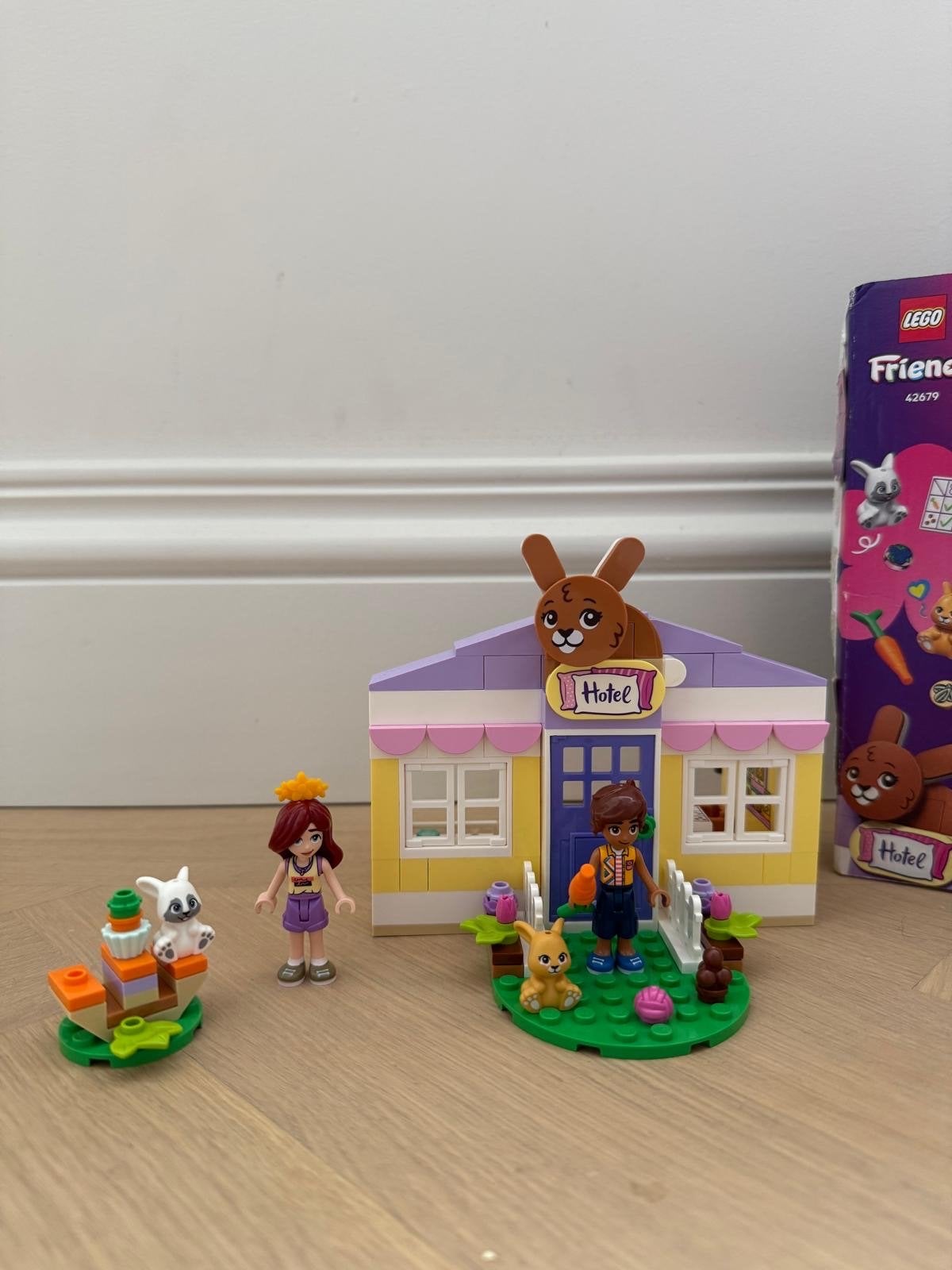 LEGO Friends Heartlake City Konijnenhotel 42679, Ophalen of Verzenden, Zo goed als nieuw, Overige merken