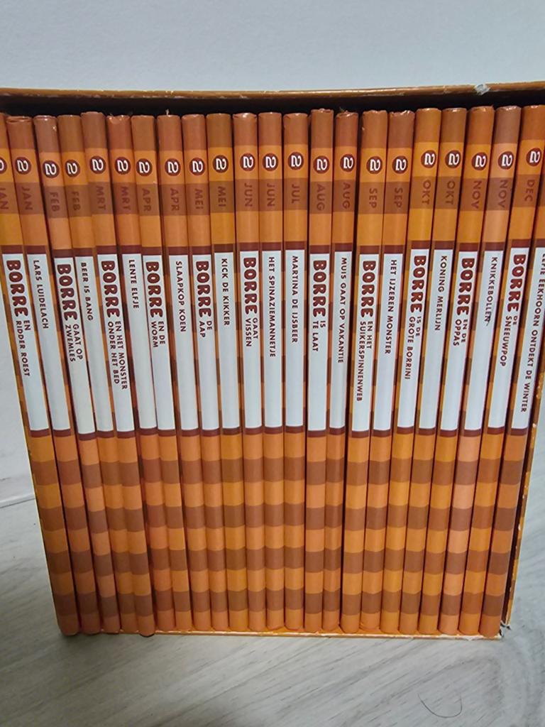 Jeroen Aalbers - Borre en ridder Roest, Boeken, Fictie algemeen, Ophalen of Verzenden, Zo goed als nieuw, Jeroen Aalbers