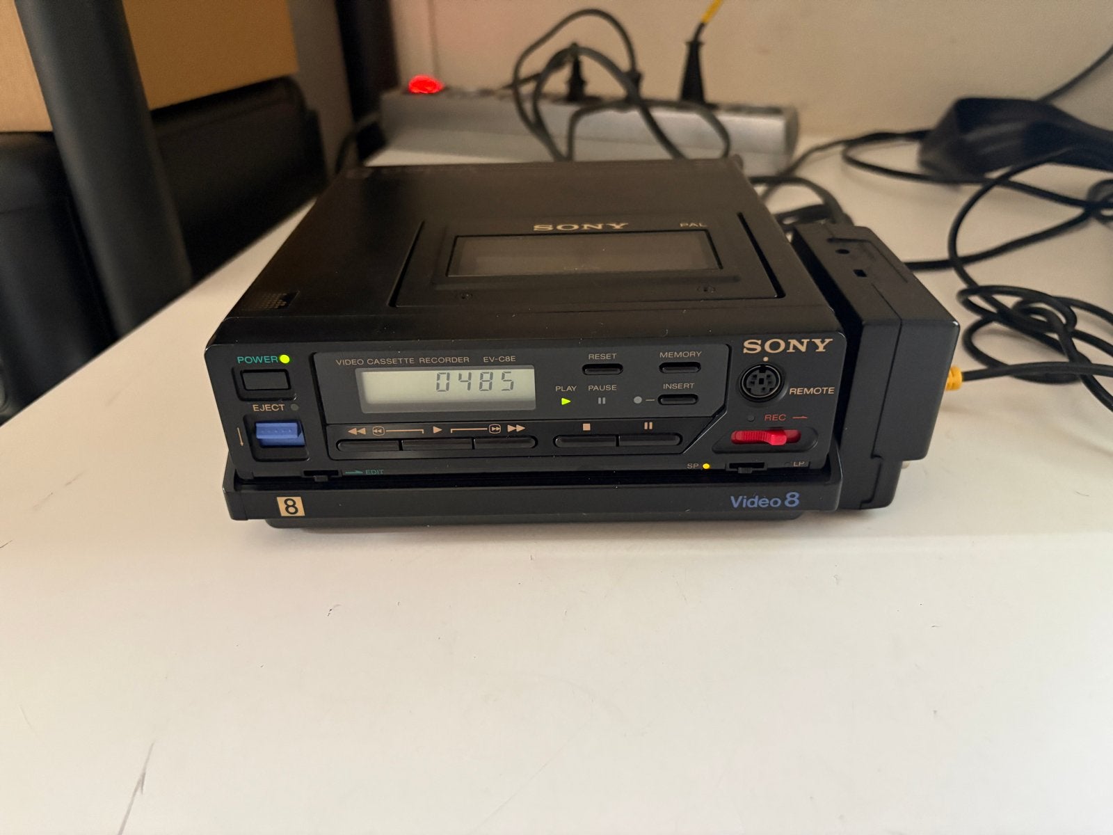 Sony Video 8 EV-C8E Videocassette Recorder met RFU-85, Ophalen of Verzenden, Gebruikt, Overige typen