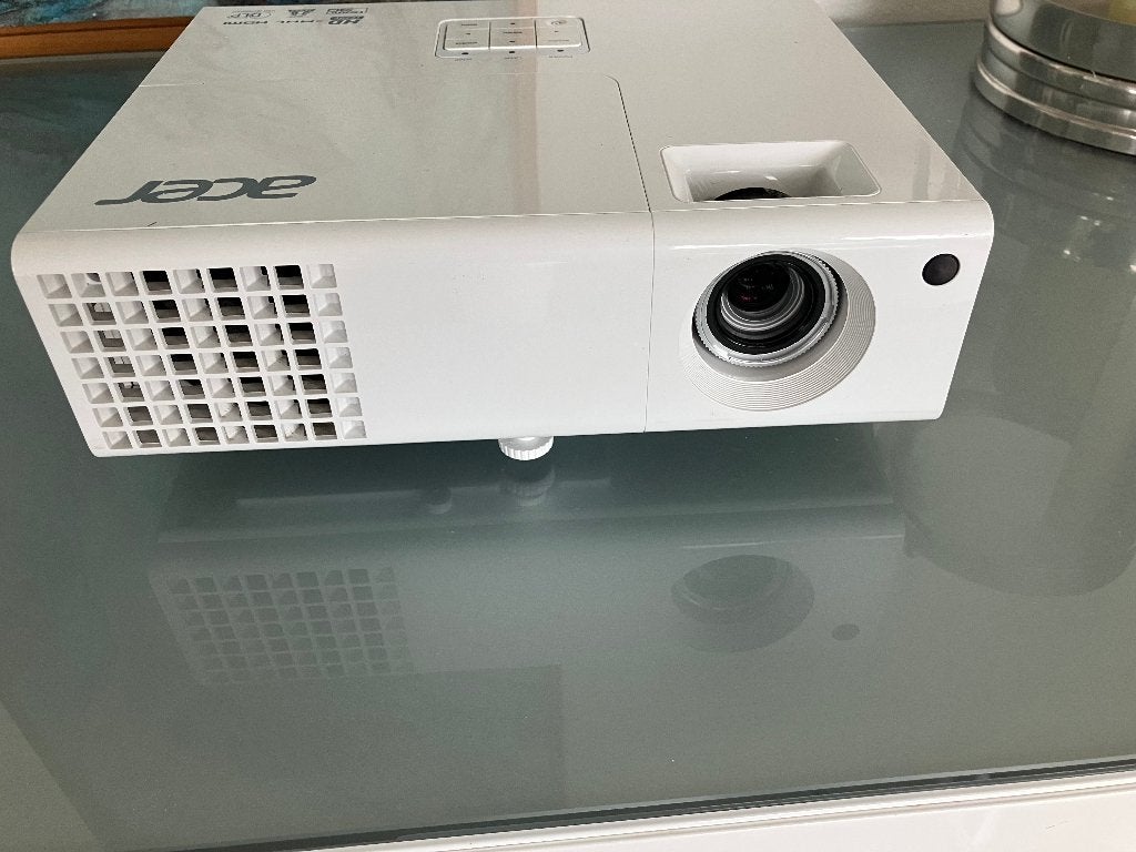 beamer + elektrisch scherm, Ophalen, LED, Zo goed als nieuw, Overige resoluties