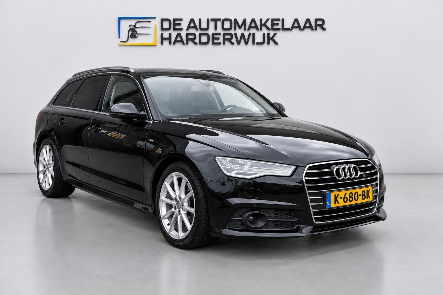 Audi A6 Avant 1.8 TFSI ultra Premium Edition | 1E EIGENAAR |, Zwart, Leder, 93 €/maand, 1700 kg