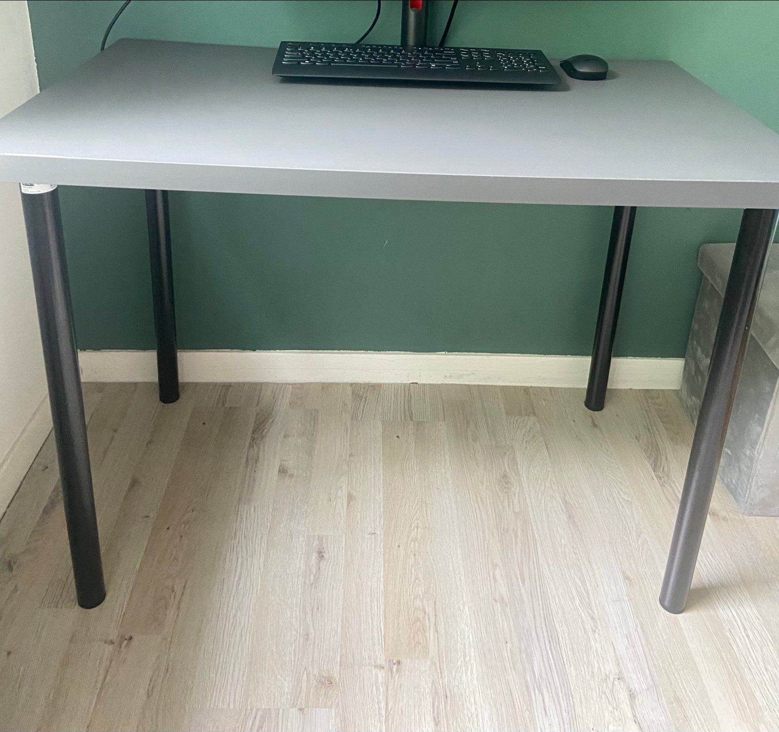 IKEA LINNMON / ADILS Bureau - Donkergrijs/Zwart 100x60 cm, Huis en Inrichting, Bureaus, Ophalen, Gebruikt, Spaanplaat of MDF, IKEA