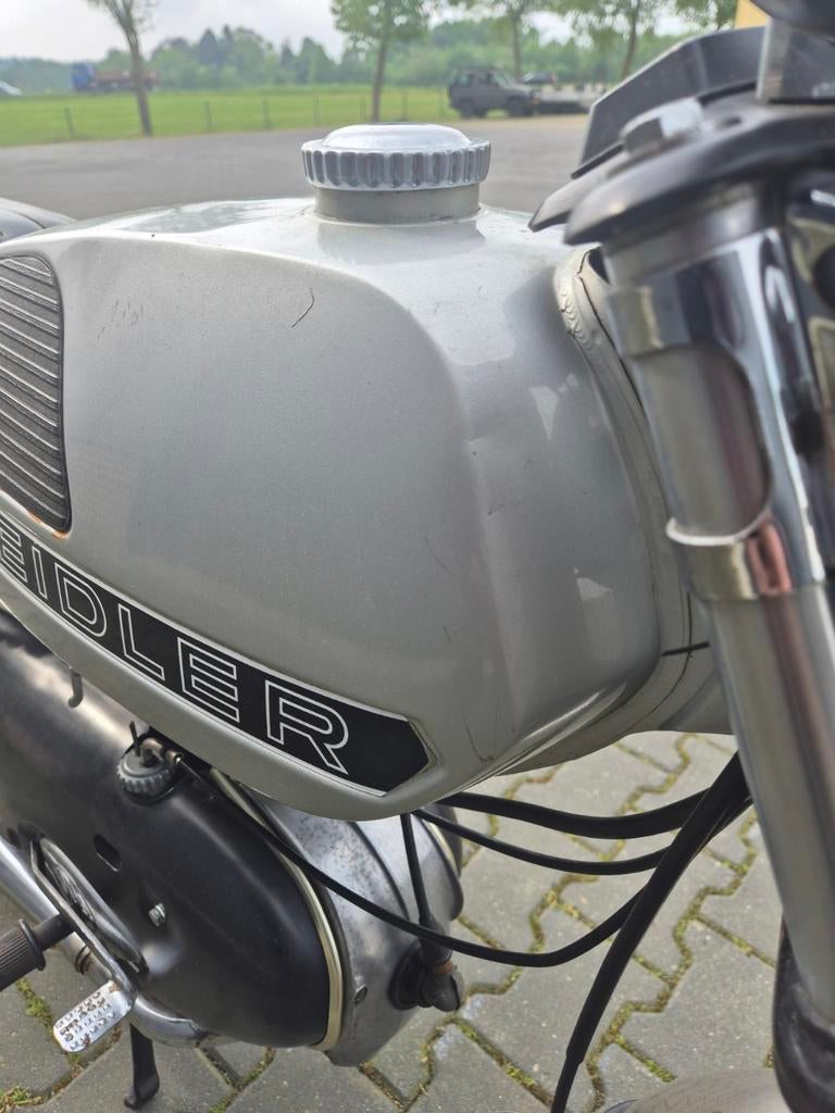 Zo goed als deukvrij Originele A Tank Roest/ Lek vrij, Fietsen en Brommers, Brommeronderdelen | Kreidler, Rhenen, Tank, Boslandweg 148