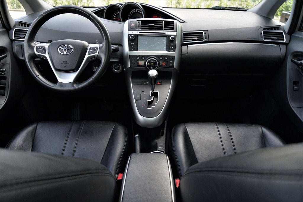 Toyota Verso 1.8 VVT-i Dynamic Business 7-persoons Pano Trek, Auto's, Toyota, 15 km/l, Gebruikt, Zwart, 4 cilinders