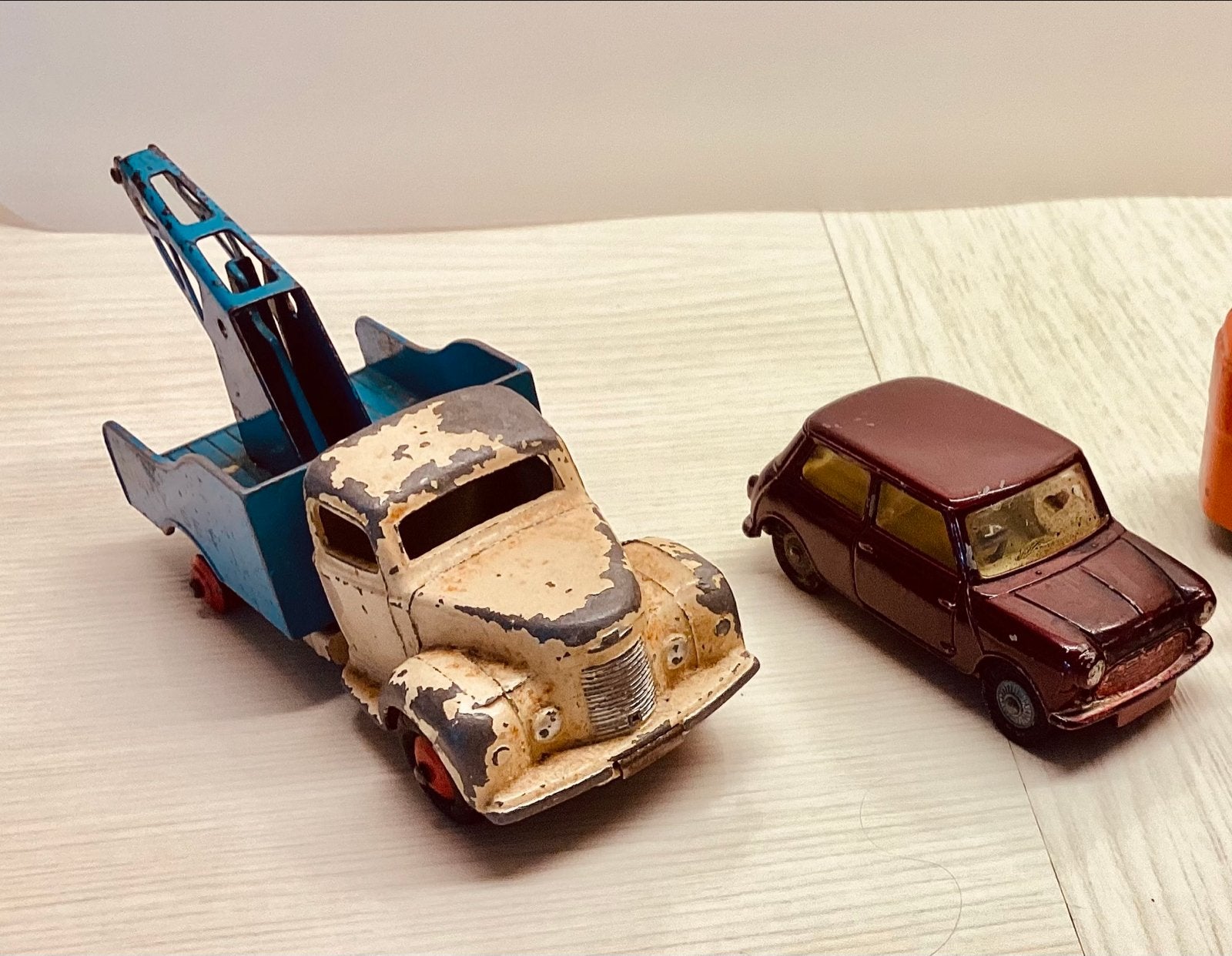 Dinky Toys Commer Takelwagen en Corgi Toys Morris Mini-Minor, Antiek en Kunst, Antiek | Speelgoed, Ophalen of Verzenden