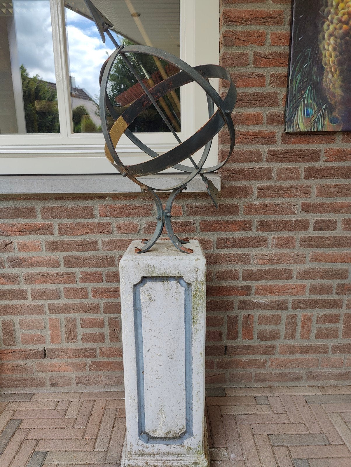 Antieke zonnewijzer op betonnen sokkel en losse zonnewijzer, Tuin en Terras, Ophalen, Gebruikt, Metaal, Overige typen