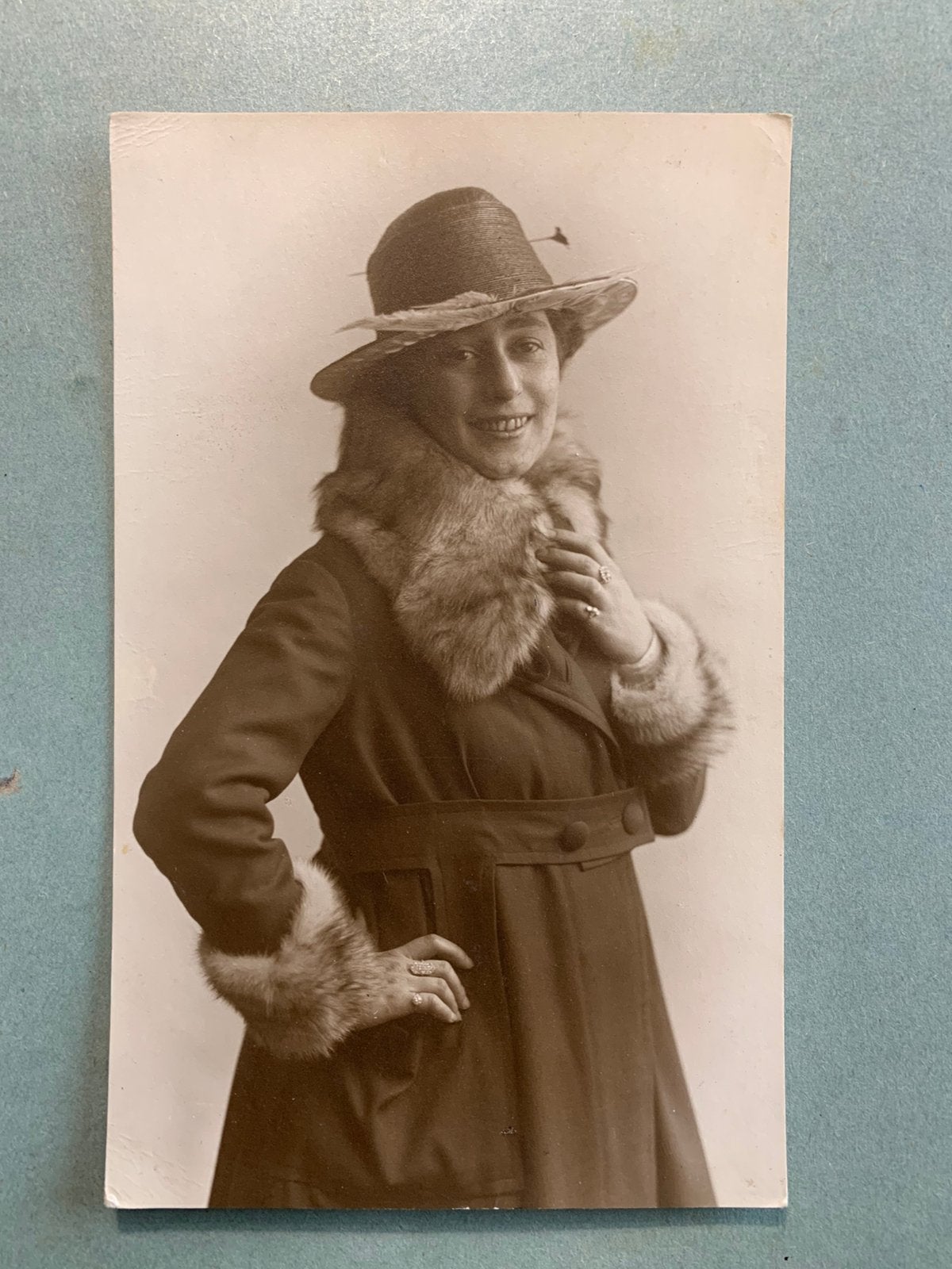 Dame met hoed, Ophalen of Verzenden, Voor 1920, Ongelopen, Overige thema's