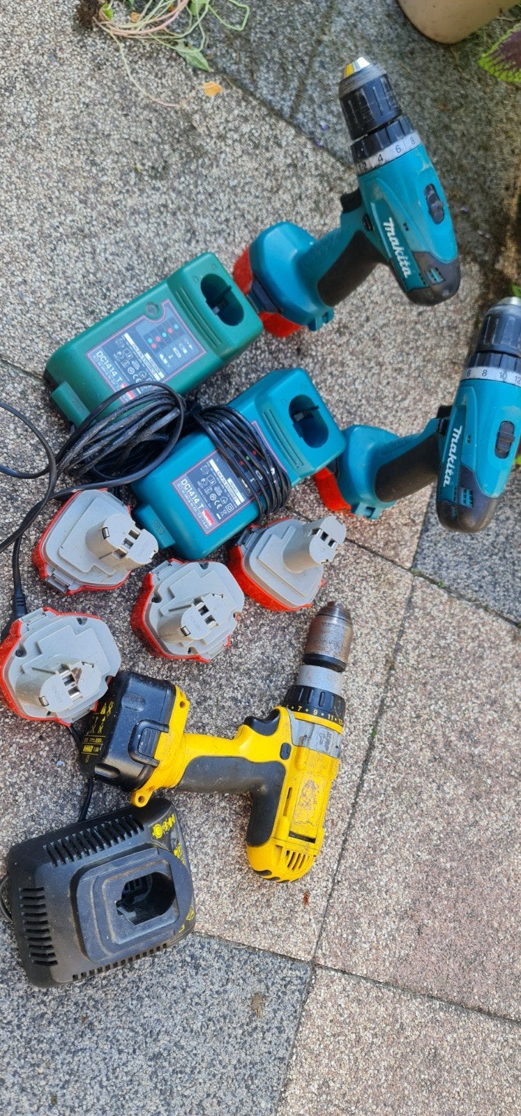 Makita en DeWalt Boormachines met Accu's en Opladers