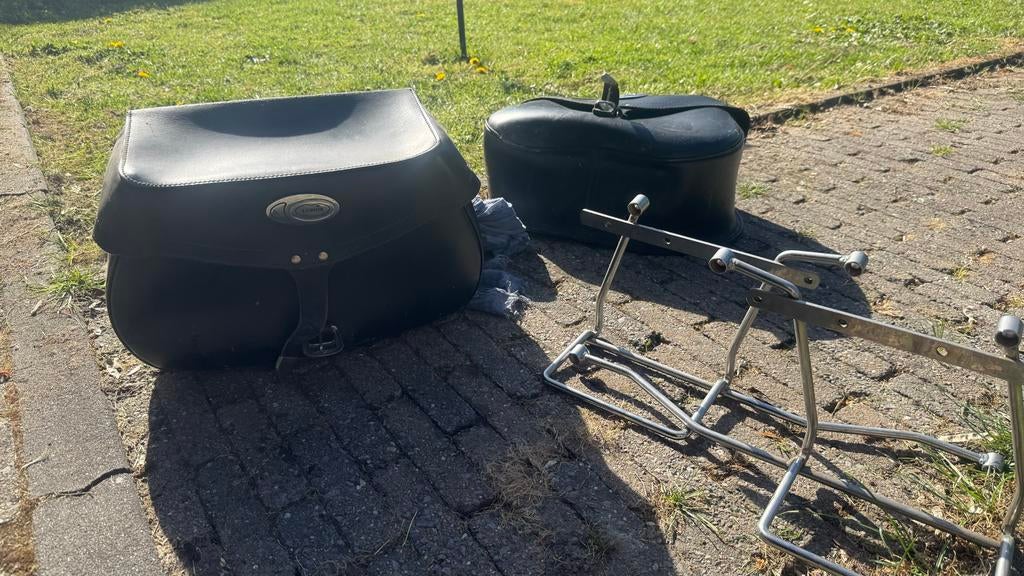 Motortassen leder met ophangbeugels, Ophalen of Verzenden, Gebruikt