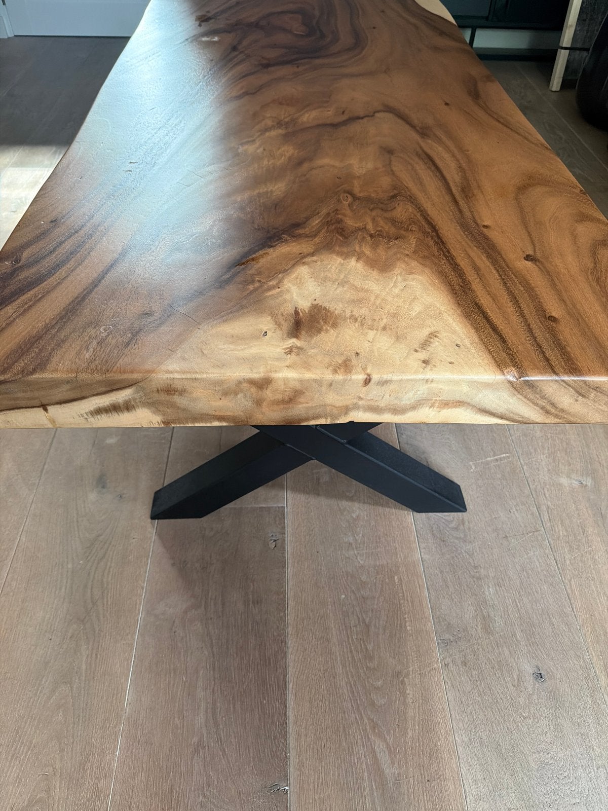 Prachtige acaciahouten salontafel met metalen onderstel, Ophalen, 50 – 75, 50 tot 100 cm, Zo goed als nieuw