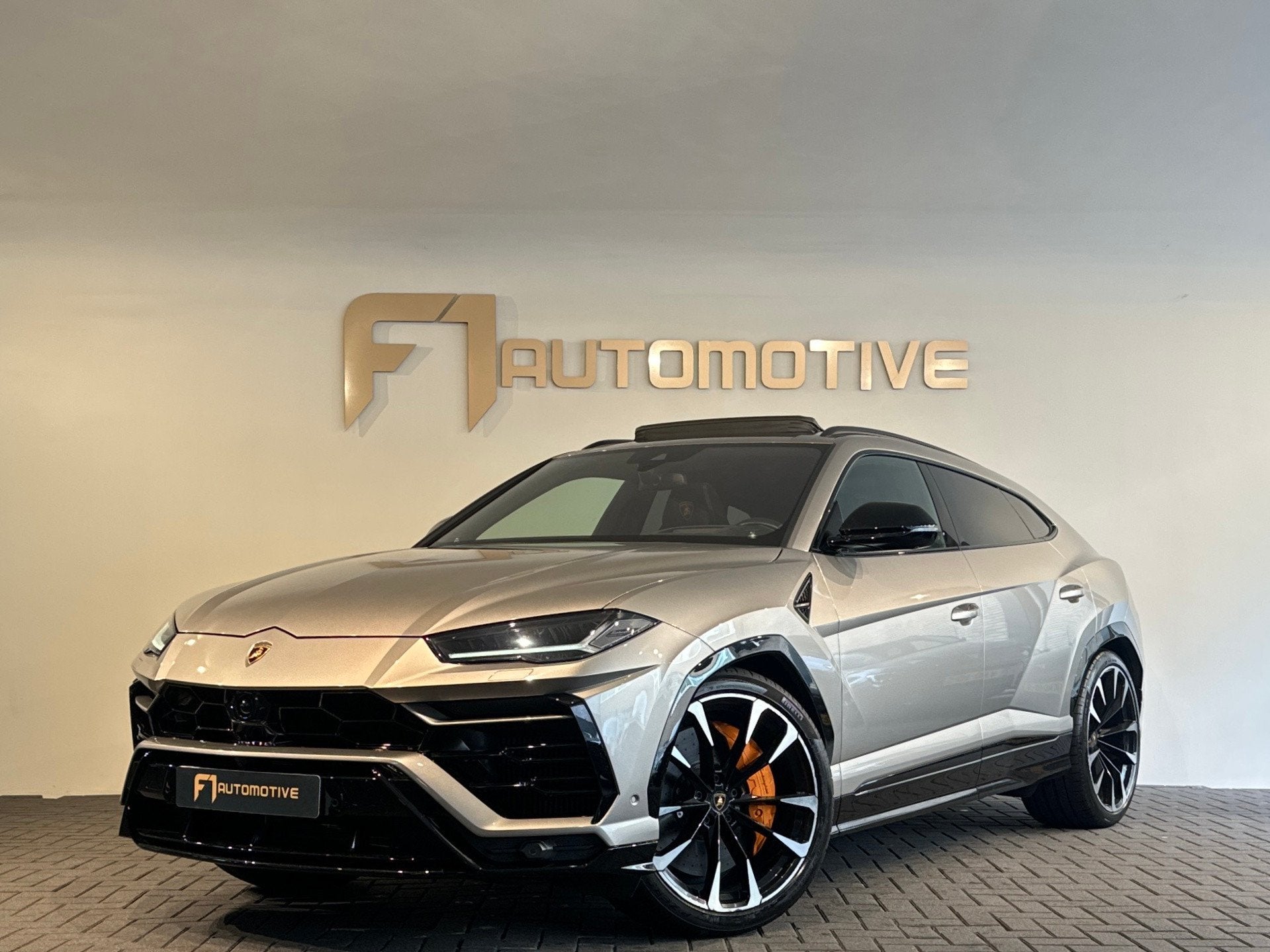 Lamborghini Urus 4.0 V8 Pano|Ceramic|B&O 3D|360 Camera|Massa, Auto's, Automaat, Dealer onderhouden, Urus, Gebruikt