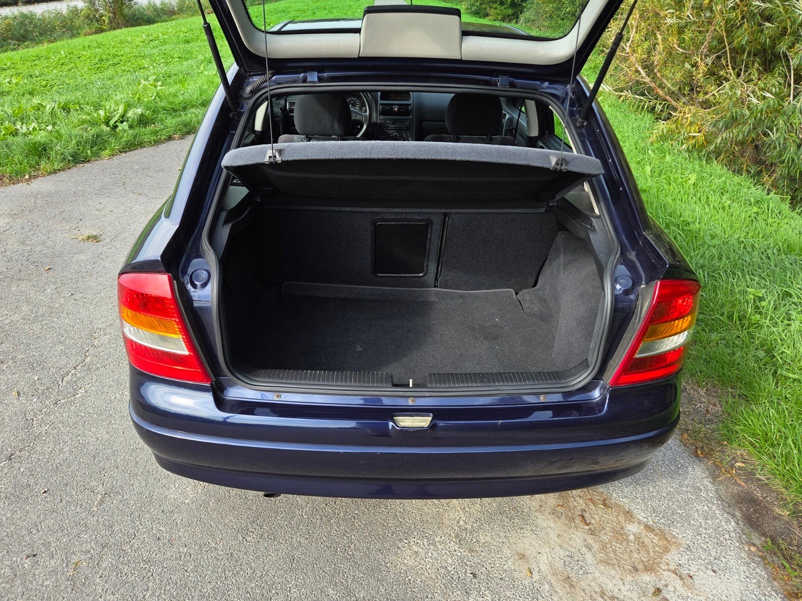 Foto 8 van Opel Astra 1.6 I 16V Airco,cruise,nieuwe apk