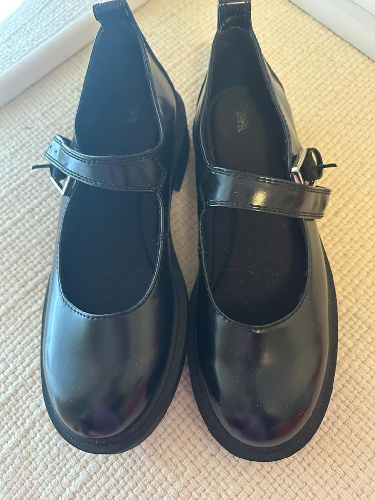 Zwarte Zara Mary Jane schoenen met gesp, Ophalen of Verzenden, Zo goed als nieuw, Zwart, Schoenen met lage hakken