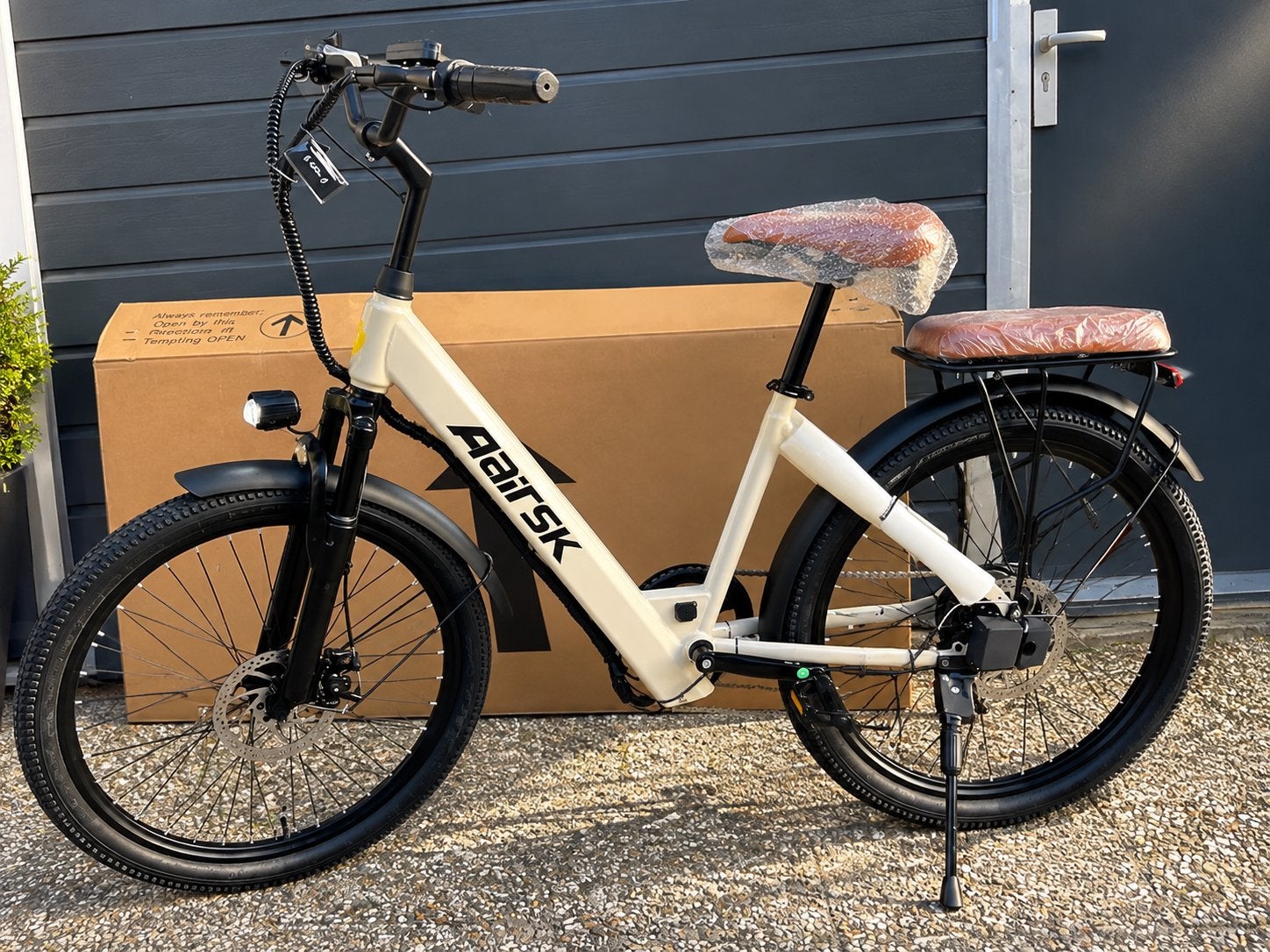 🚲 Elektrische stadsfiets met NFC tag– en doos! ⚡, Fietsen en Brommers, Ophalen, Nieuw, Elektrische step (E-scooter)