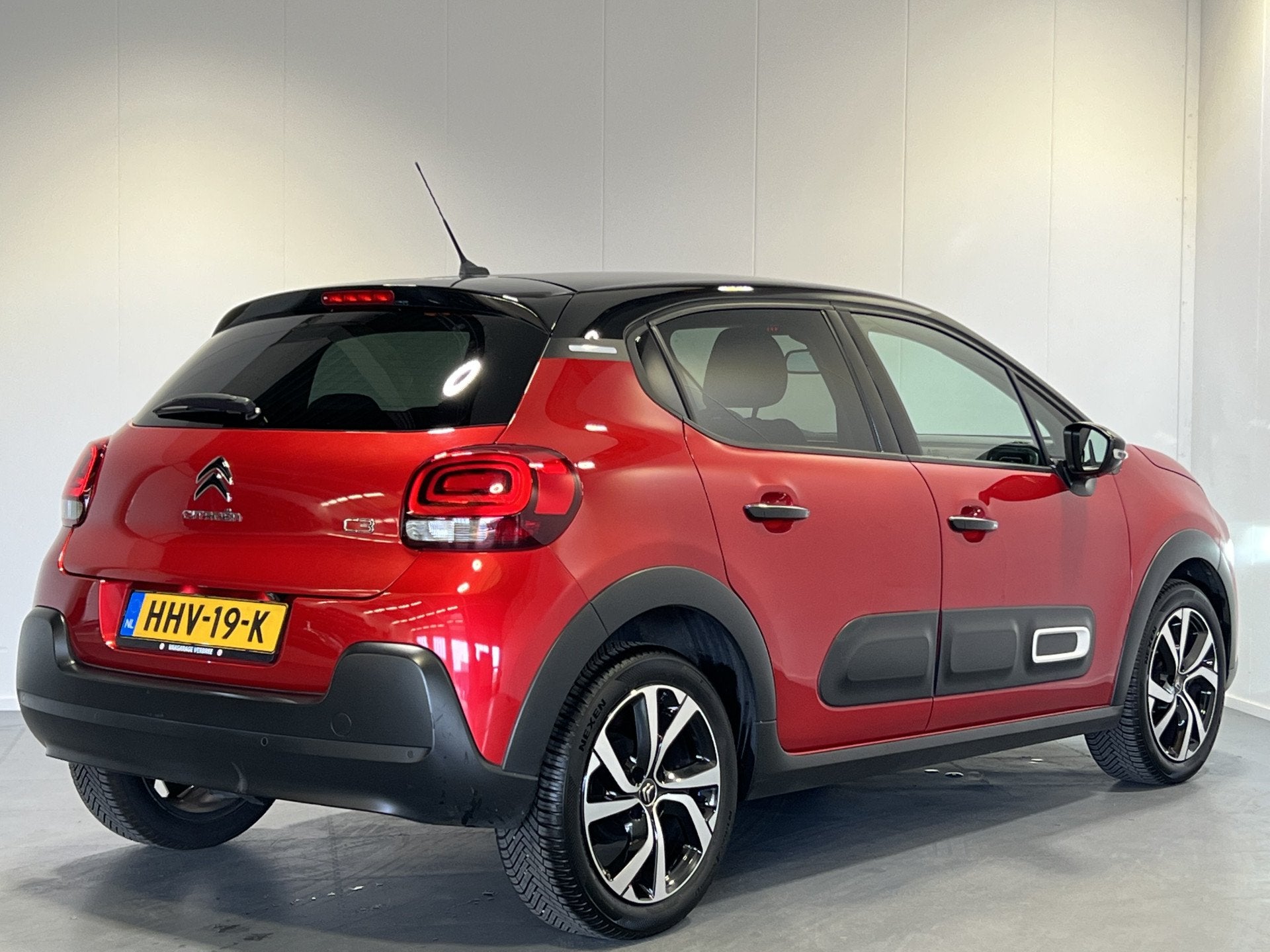 Citroën C3 1.2 PureTech Shine | Android/Apple Carplay/Navig, Auto's, Voorwielaandrijving, Gebruikt, 1199 cc, 450 kg