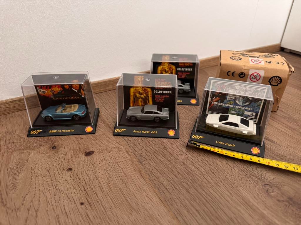 James Bond 007 auto’s miniaturen Shell, Ophalen of Verzenden, Zo goed als nieuw, Auto, Overige merken