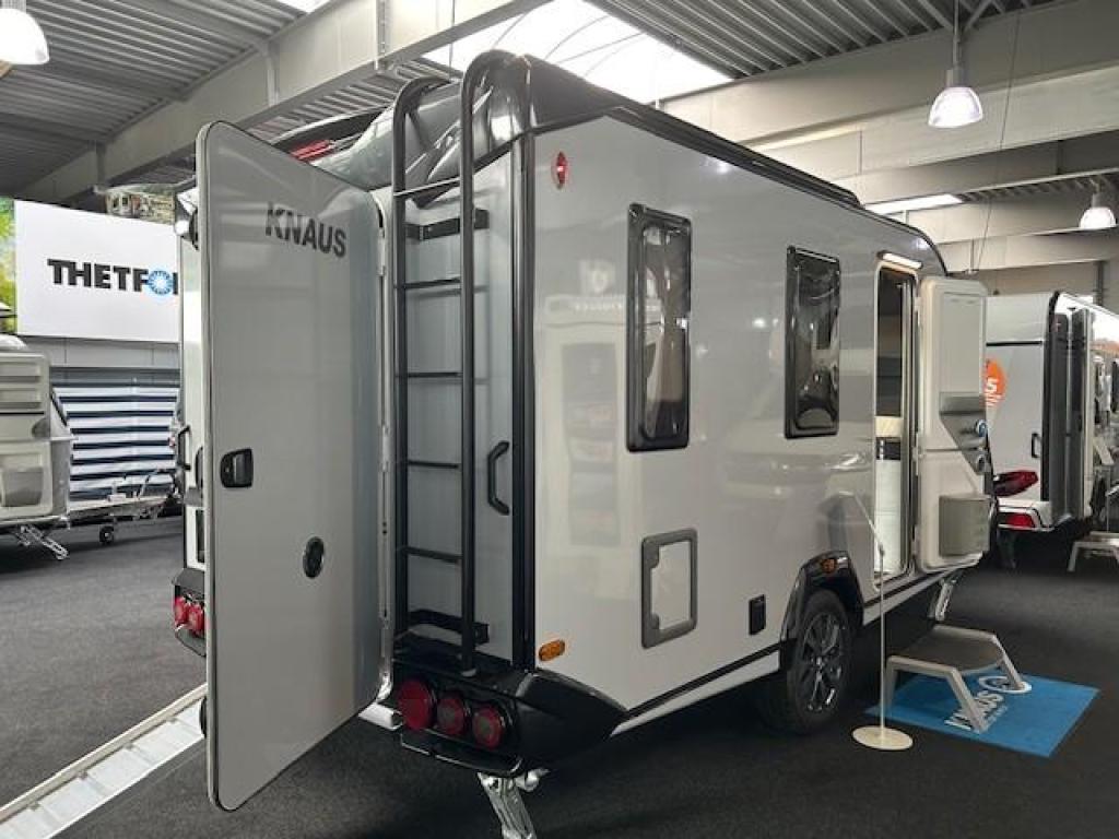 Knaus Sport & Fun Black Edition 480 QL 2025, Caravans en Kamperen, Caravans, Schokbreker, Bedrijf, Tot en met 3, 4 tot 5 meter