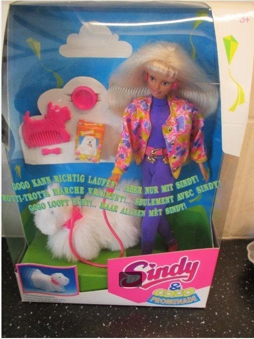 1993 SINDY&GOGO PROMENADE LOPEN HONDJE NIEUW in doos, Verzenden, Nieuw, Fashion Doll