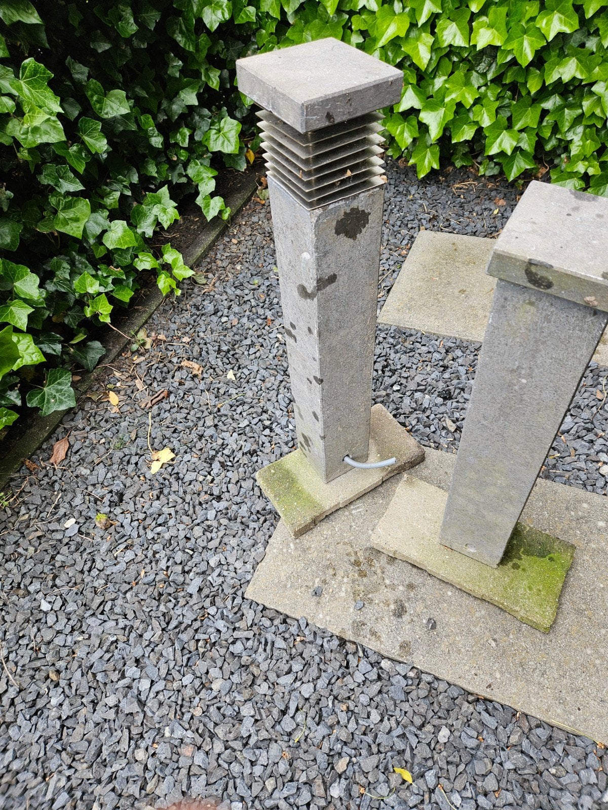 Hardsteen kolommen, Ophalen