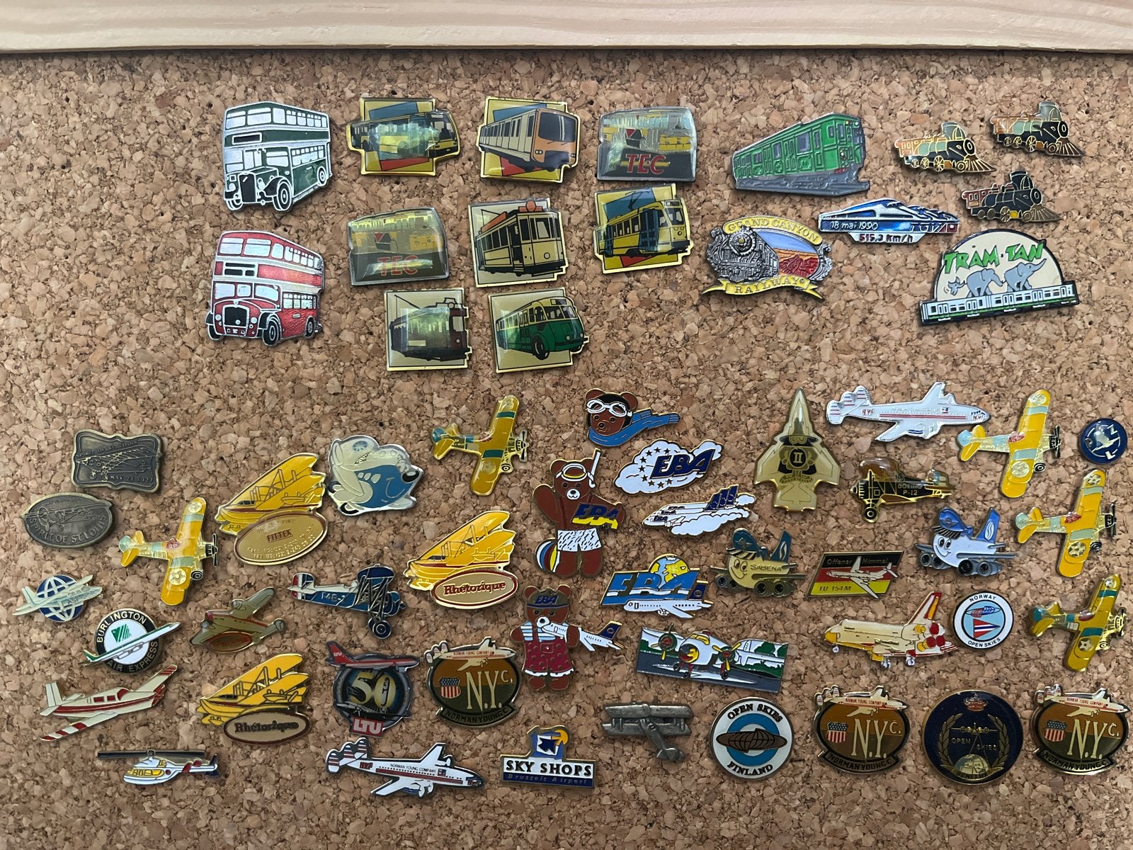 Grote collectie speldjes: voertuigen, vliegtuigen, treinen, Gebruikt, Ophalen of Verzenden, Nvt, Nvt
