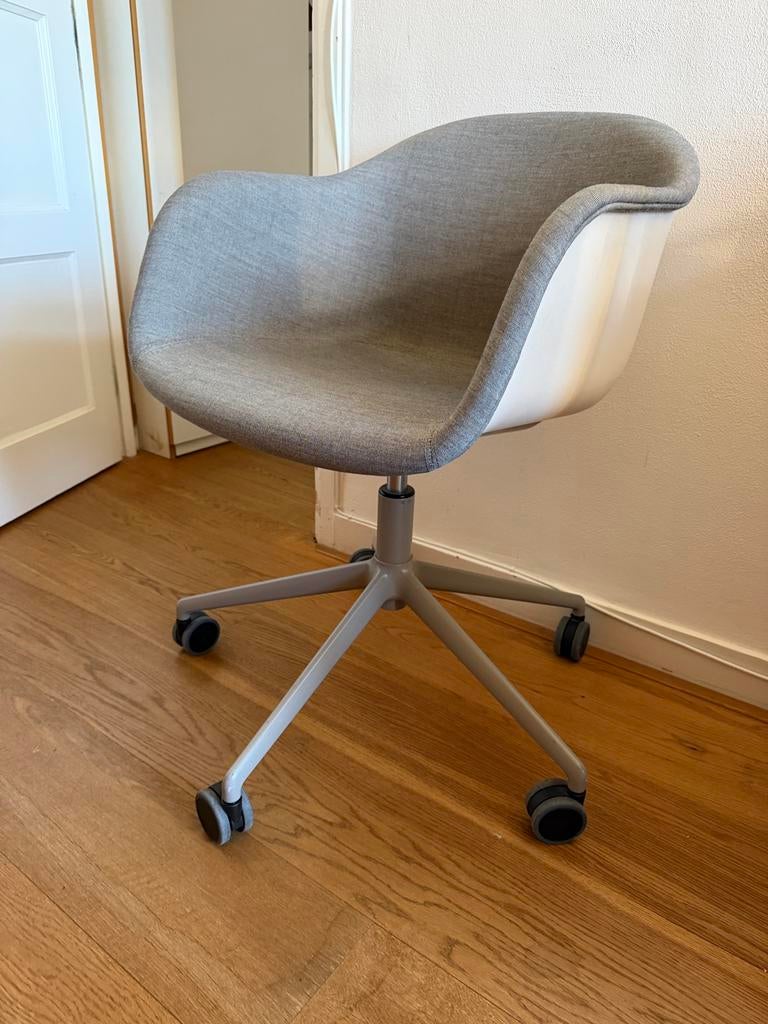 Muuto bureaustoel, Ophalen, Zo goed als nieuw, Grijs