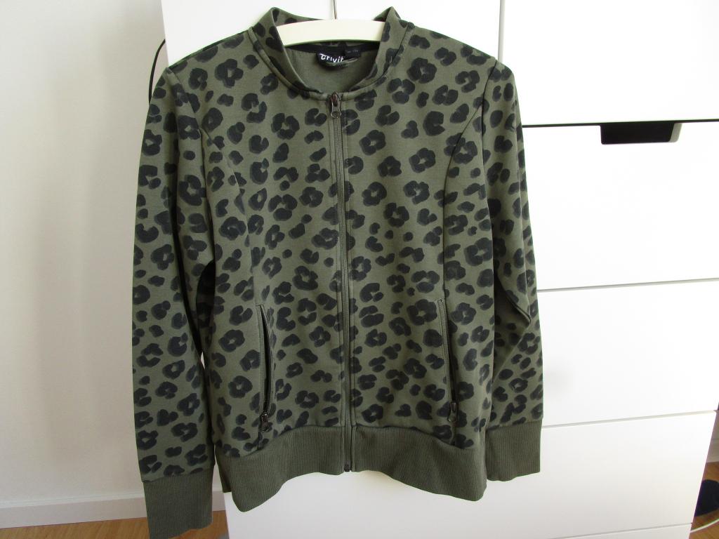 Crivit - vest met animal print maat L, Kleding | Dames, Truien en Vesten, Zo goed als nieuw, Maat 42/44 (L), Groen, Ophalen of Verzenden